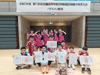県選抜チームで記念写真